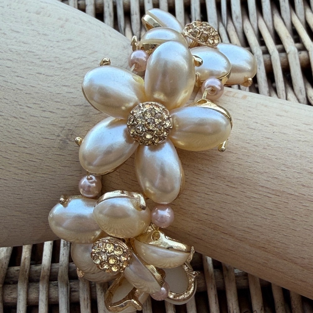 Vintage Carolee gold statement bracelet huge pearl flowers 3D rhinestone crystal
